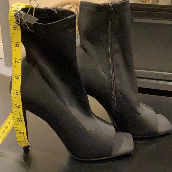 Open toe booties - Picture 2 of 2